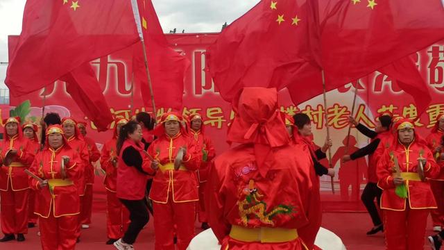 淄川区，东望志愿者重阳节献爱心公益活动